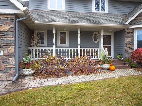 3rd image of 407 Bear Ave S