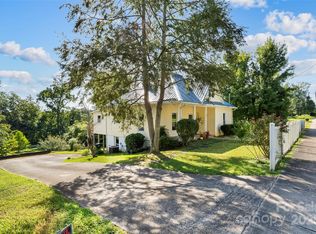 107 Burkemont Ave, Morganton, NC 28655