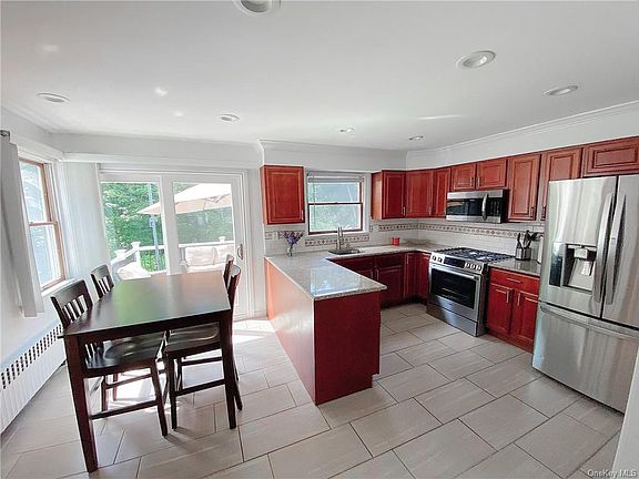 2nd image of 135 N Nichols Ave