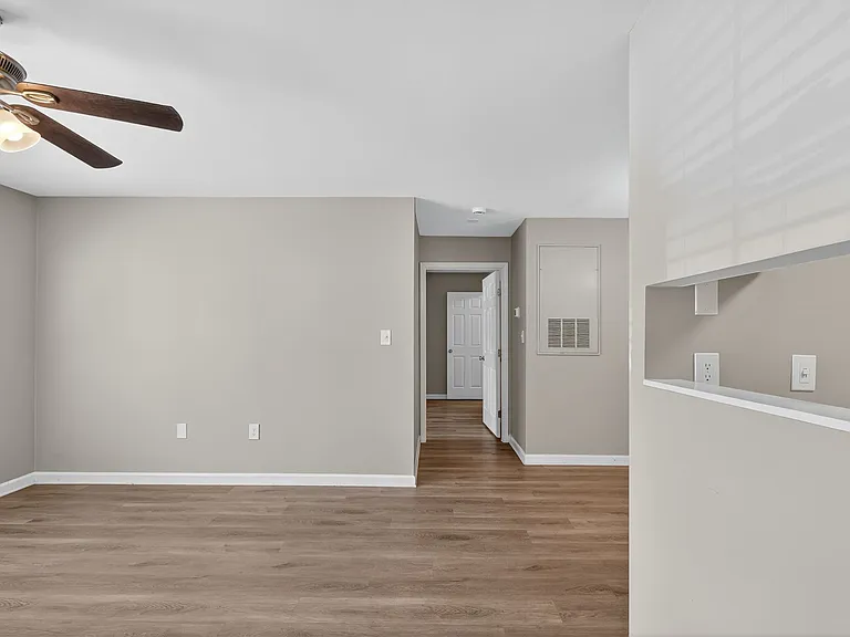 Nevin Place Apartments — Photo 30