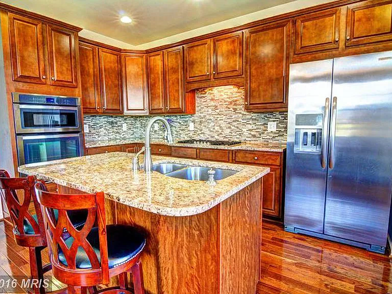 25095 Croxley Green Sq — Photo 8