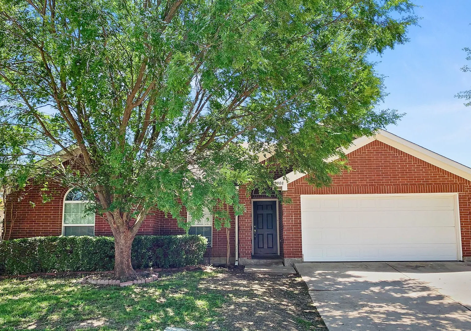 Charming 4-Bedroom Home in Mansfield ISD! — Photo 1