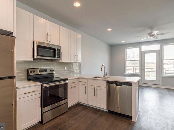 3rd image of 107 Cotton St APT 1