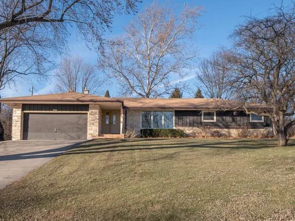 18830 West Norwood DRIVE, New Berlin, WI 53146