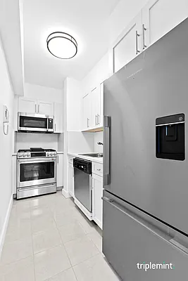 Sold by Triplemint | media 5