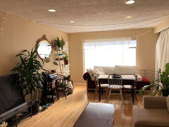 4th image of 1012 Carol Dr