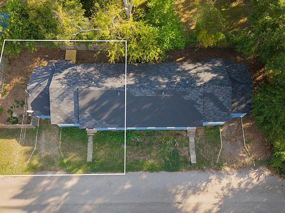 3rd image of 706-708 Ridgelea Ave