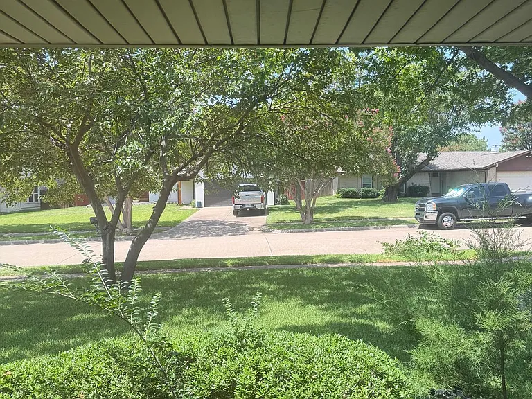 1608 Blake Dr — Photo 10