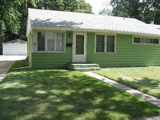 1st image of 9227 Raymond Ave