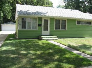 9227 Raymond Ave, Oak Lawn, IL 60453