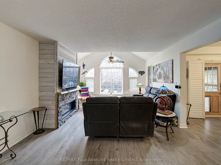 9 Brooke Ave — Photo 21