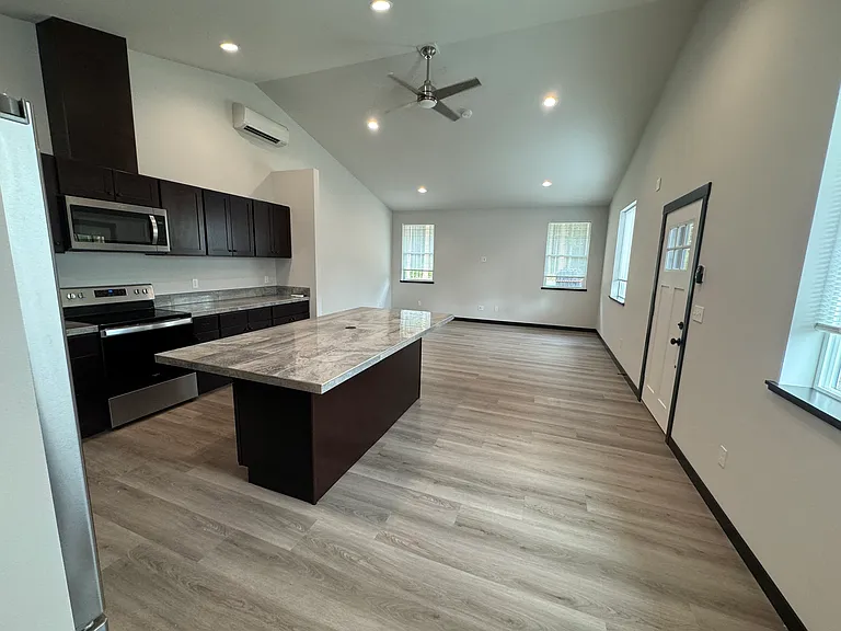 Ocean View Dr — Photo 3