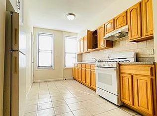 2050 Gates Ave #1R1L, Ridgewood, NY 11385