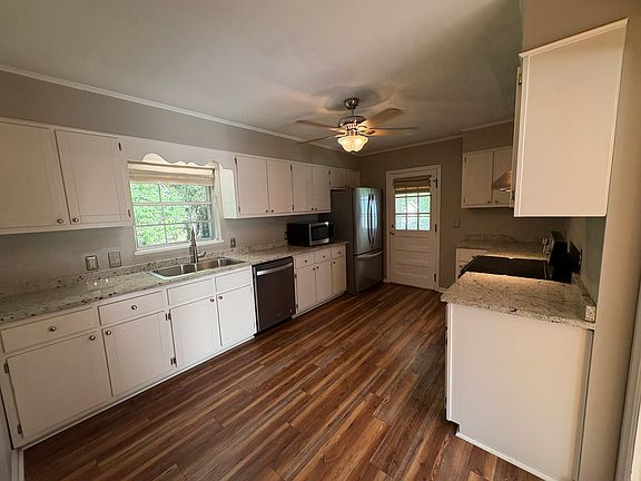 2nd image of 41 E Chadwick Dr