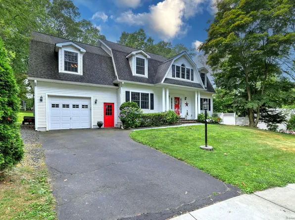 81 Oriole Lane, Milford, CT 06460