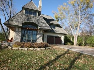 2312 Old Beach Rd, Wayzata, MN 55391