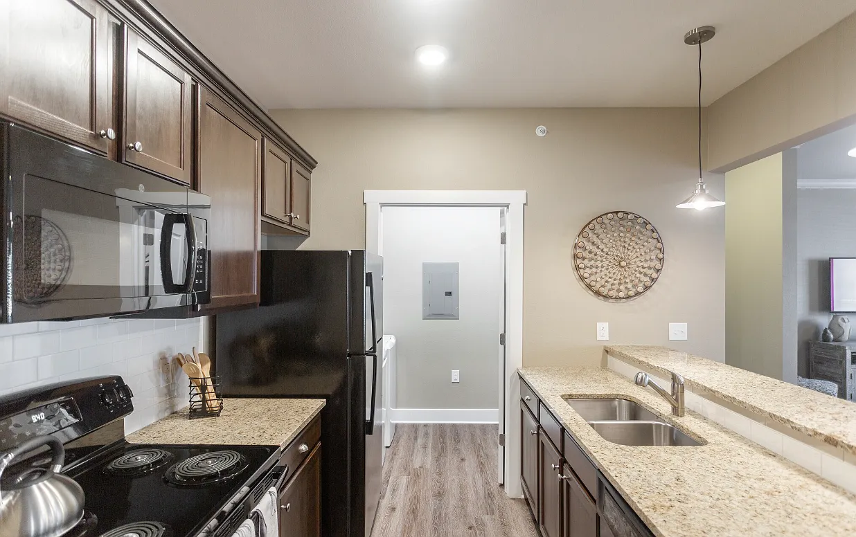 Cox Creek at Reagan Crossing Apartments — Photo 2