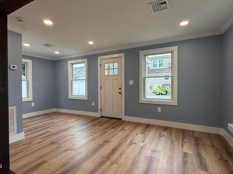 919 Ellison Ave — Photo 9