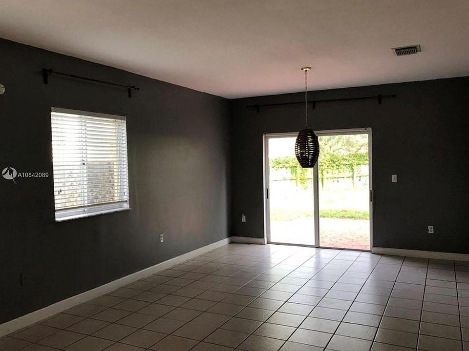 2nd image of 2537 NE 41st Ter Unit 2537