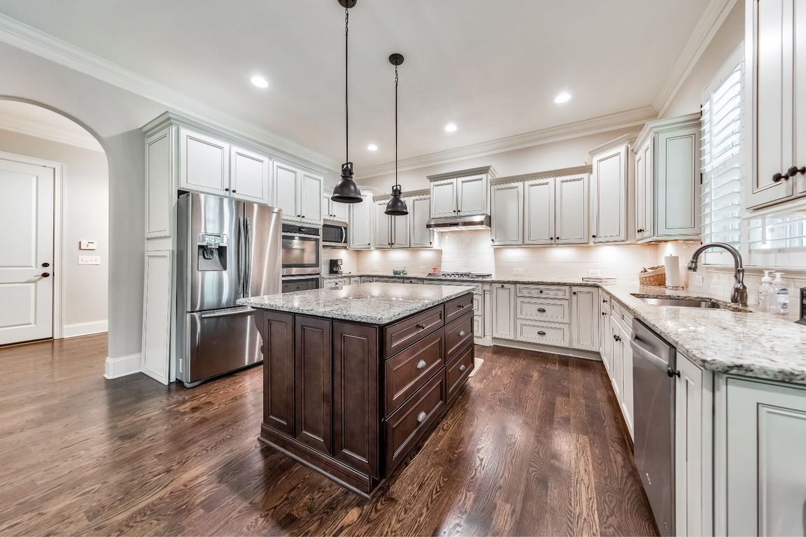 next background image