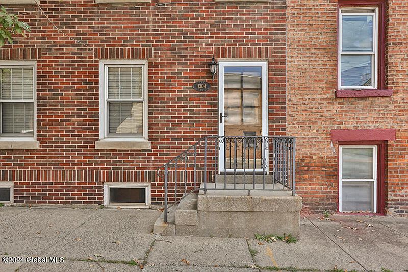 5th image of 1304 5th Avenue