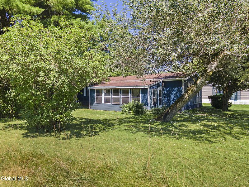 2nd image of 11 Whitecreek Shunpike Road