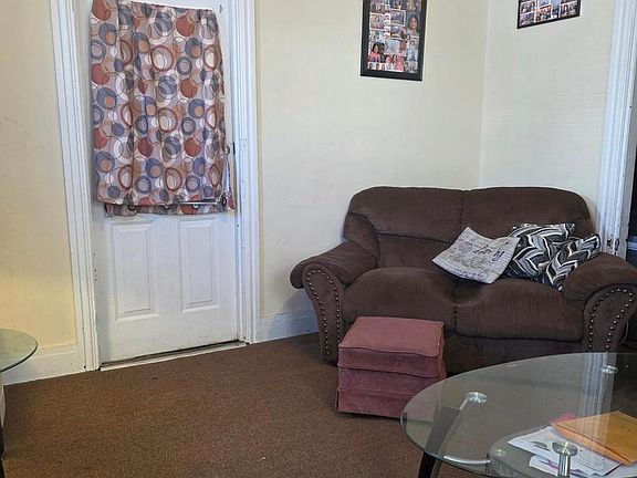 3rd image of 528 Maple St