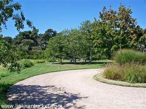 Driveway turn around