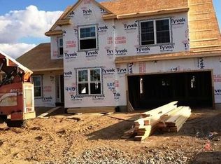 556 Marblewood Ln, Saline, MI 48176