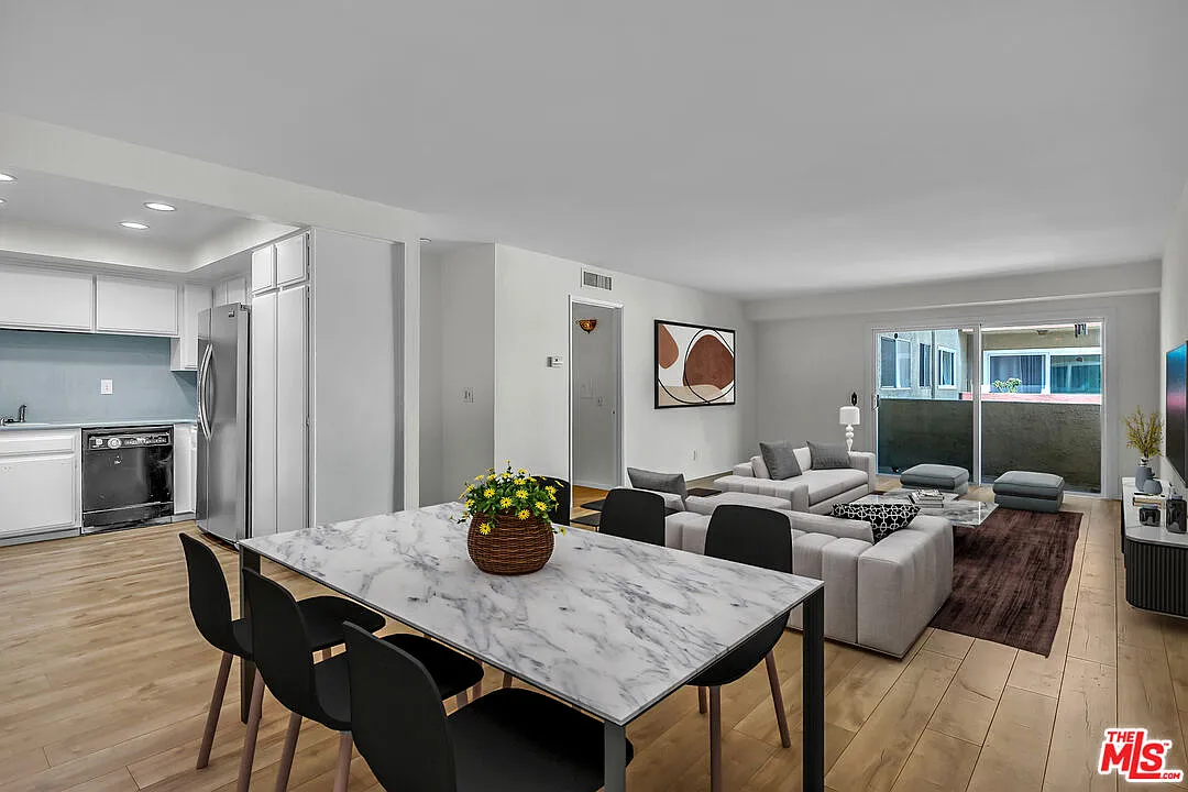 2 bed, 2.0 bath, 1141 sqft, $3,200 — Photo 1