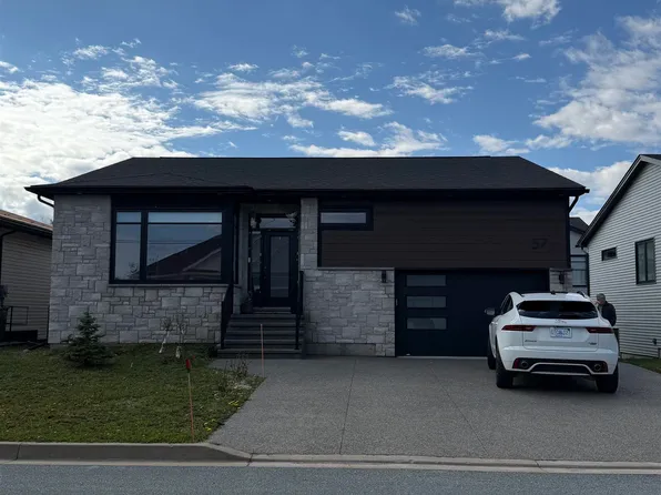 57 Theresa McNeil Grv, Halifax, NS B3M 0K3