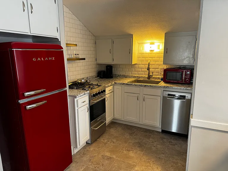 3657 W 138th St #UP — Photo 7