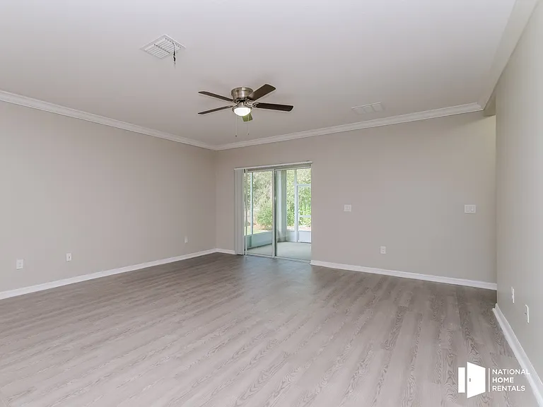 6249 Hancock Ave — Photo 3