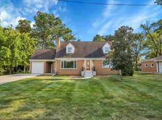 28 E Logan St, Lemont, IL 60439