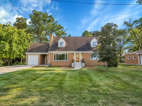 28 E Logan St, Lemont, IL 60439