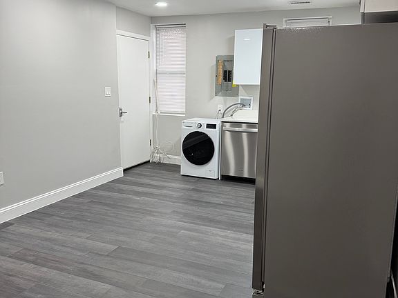 5th image of 2511 Maryland Ave APT 3