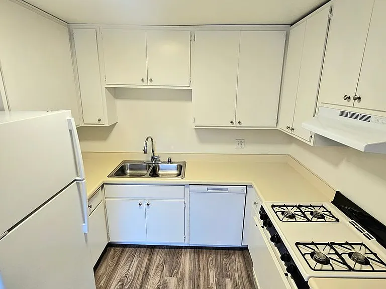 9669 Marilla Dr — Photo 12