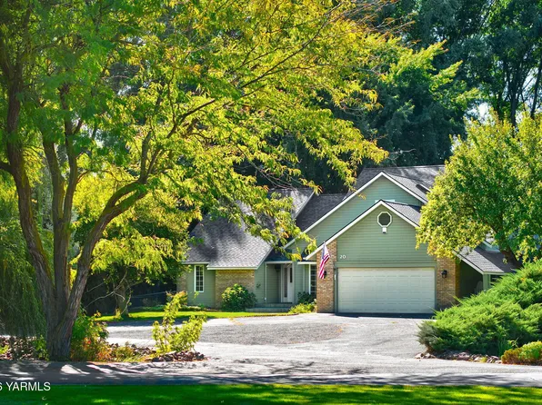 20 Estate Way, Yakima, WA 98908