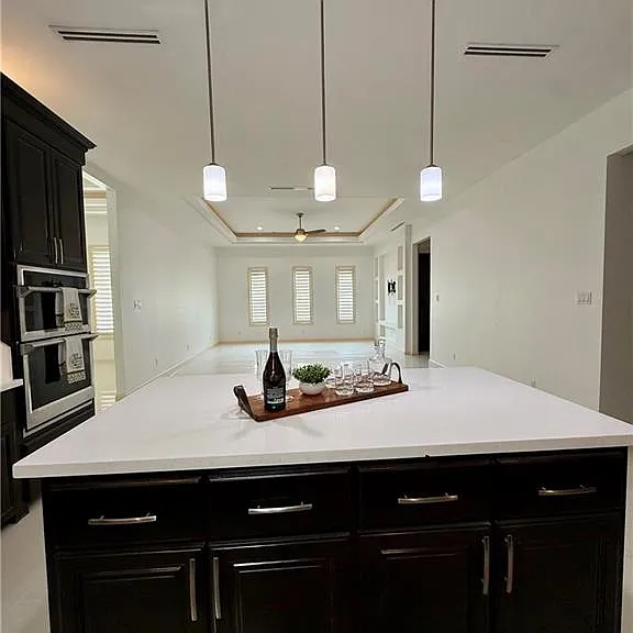 2818 Esmeralda St — Photo 10