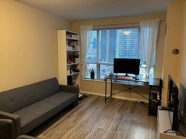 887 Bay St #1001 — Photo 2