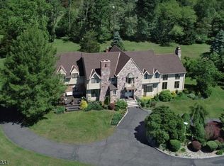 5 Cedar Ridge Rd, Lebanon, NJ 08833