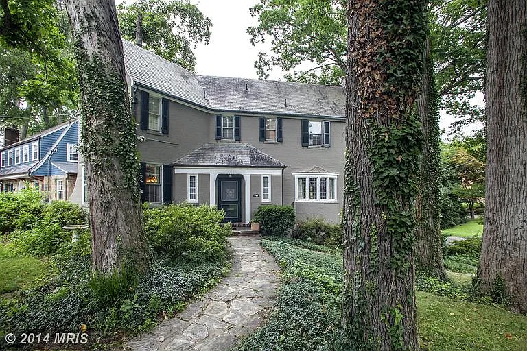 1325 Locust Rd NW photo 1