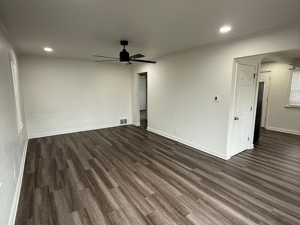1st image of 2104 Pershing Blvd