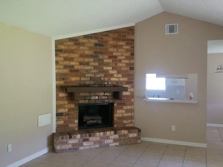 12210 Roandale Dr — Photo 4