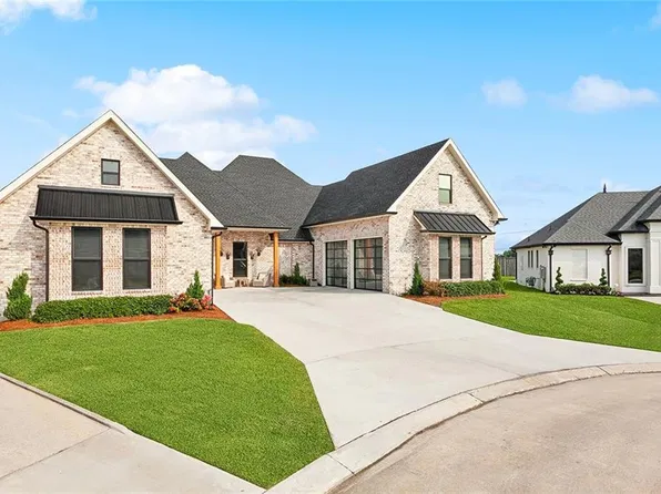 1600 Heatherwood Dr, Harvey, LA 70058