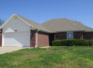 1509 N America, Siloam Springs, AR 72761