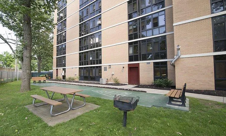 Plymouth Gardens — Photo 9
