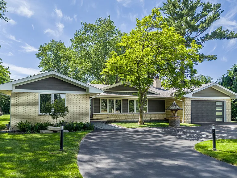 13 Eton Ct — Photo 1