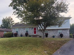 8705 Lynnhall Ct, Prospect, KY 40059