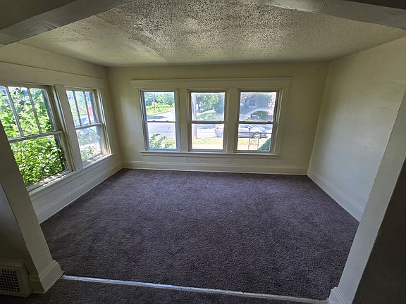 4th image of 573 Wyoming Ave #1